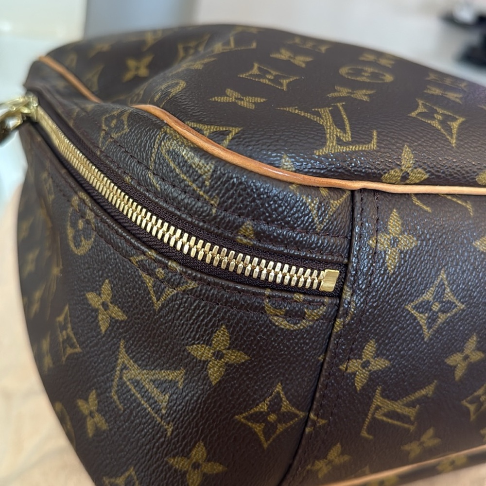 Louis Vuitton monogram excursion - Picture 11 of 17